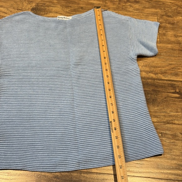 Tommy Bahama Light Blue ribbed short sleeve Top size small - Picture 3 of 8
